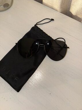 Diff Eyewear Black Aviator Sunglasses
